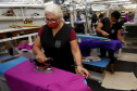 Outro exemplo de produto local é a marca de roupas premium Lafort, de Curitiba. Empresa familiar, foi fundada em 1963 pelo pai de Irit Czerny, atual diretora criativa da marca. Com 250 empregados, a Lafort ganhou projeção nacional pelos tricôs diferenciados, mas hoje aposta em alfaiataria.
Foto: Ari Dias/AEN