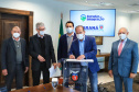 O Governo do Estado vai recuperar mais 55 quilômetros com nova pavimentação em estradas rurais de dez cidades do Paraná. Os convênios com as prefeituras foram assinados nesta segunda-feira (12), em cerimônia no Palácio Iguaçu, pelo governador Carlos Massa Ratinho Junior.   -  Curitiba, 12/07/2021  -  Foto: José Fernando Ogura/AEN 