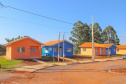 Trinta famílias de Anahy, na região Oeste do Paraná, realizaram nesta sexta-feira (23) o sonho da casa própria. A partir de agora, elas são as novas moradoras do loteamento Simões, empreendimento que recebeu investimento de R$ 2 milhões em um trabalho conjunto entre os governos estadual, federal e municipal por meio do programa Casa Verde e Amarela.
Foto: Lyce Amaro/Prefeitura de Anahy