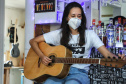É curitibana a primeira luthier formada em instrumentos elétricos do Brasil. Rosanne Lemos é a fundadora da Mankato Guitarras (https://mankatoguitars.webflow.io/), uma marca autoral que cria guitarras com modelos únicos e confeccionadas à moda antiga. Foto: José Fernando Ogura/AEN