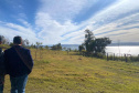 Uma nova regulamentação para o licenciamento ambiental de uso e ocupação das bordas do Reservatório Xavantes, na região do Angra Doce, será analisada pela Secretaria do Desenvolvimento Sustentável e do Turismo (Sedest). O anúncio foi feito pelo secretário da pasta, Márcio Nunes, durante visita no município de Carlópolis, nesta quinta-feira (29).  -  Curitiba, 29/07/2021  -  Foto: SEDEST