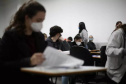 Aconteceu neste domingo (1°) o Vestibular da Unioeste 2021. As provas foram realizadas em sete cidades simultaneamente ? Cascavel, Curitiba, Foz do Iguaçu, Francisco Beltrão, Marechal Cândido Rondon, Maringá,  e Toledo. Dos 10766 inscritos, 2.484 dos candidatos não compareceram aos locais de provas, uma abstenção de 23,07%.  -  Cascavel, 02/08/2021  -  Foto: Victor Hugo Ribas Jr