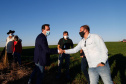 Mais uma grande obra de infraestrutura em Cascavel, no Oeste do Paraná, deve sair do papel nos próximos meses. O governador Carlos Massa Ratinho Junior e diretor técnico Executivo Itaipu Binacional, Celso Vilar Torino, lançaram nesta segunda-feira (2) a pedra fundamental da duplicação do Contorno Oeste, que conecta a BR-277 à BR-163. Foto: Jonathan Campos/AEN
