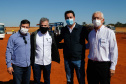 O governador Carlos Massa Ratinho Junior visitou nesta terça-feira (03) as obras de instalação do novo núcleo genético e da unidade de disseminação de genes da empresa Agroceres Pic, no limite entre Paranavaí e Santo Antônio do Caiuá, no Noroeste. Foto: Jonathan Campos/AEN
