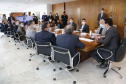 Para promover a melhoria na qualidade das obras públicas, o Governo do Estado disponibilizará para todos os municípios interessados o acervo de projetos da Paraná Edificações (PRED), vinculada à Secretaria de Estado do Desenvolvimento Urbano e Obras Públicas (SEDU). A medida foi determinada pelo governador Carlos Massa Ratinho Junior nesta quarta-feira (4) durante reunião virtual com representantes de todas as cidades paranaenses. Foto: Jonathan Campos/AEN