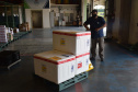 Estado distribui 445.388 vacinas contra a Covid-19 e 49.750 medicamentos para intubação; veja divisão. Foto: Américo Antonio/SESA