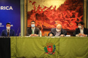  governador Carlos Massa Ratinho Junior e o prefeito de Curitiba, Rafael Greca, assinaram, nesta quarta-feira (15), o Decreto Municipal 1.172/2021 que cria a Reserva Hídrica do Futuro – área que receberá ações para melhorar a segurança hídrica da região.  15/09/2021  -  Foto: José Fernando Ogura/AEN