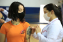 Mais de 8,3 milhões de paranaenses já começaram sua imunização contra a Covid-19, o equivalente a 95,28% da população adulta imunizada com ao menos uma dose (D1 ou dose única). O marco foi ultrapassado nesta sexta-feira (24), mostrando a alta adesão do Estado à campanha de vacinação. Foram alvo da campanha 8.308.620 pessoas acima de 18 anos, de um total estimado em 8.720.953 no Estado.Foto: José Fernando Ogura/AEN