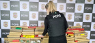 A Polícia Civil do Paraná (PCPR) apreendeu 1.492,46 quilos de maconha do crime organizado, na noite de sexta-feira (24), em estacionamentos na região central de Curitiba. Um homem e duas mulheres, de 27, 28 e 35 anos, foram presos em flagrante pelos crimes de tráfico de drogas, associação para o tráfico e posse ilegal de arma de fogo.  -  Curitiba, 27/09/2021  -  Foto: Polícia Civildo Paraná