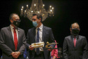 O governador Carlos Massa Ratinho Junior participou nesta quinta-feira (30) da solenidade em comemoração ao Jubileu de Ouro do HU-UEL, reforçando a importância da organização para o Estado, destacando os feitos mais recentes.
Foto Gilson Abreu/AEN