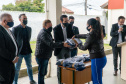 Quase 800 alunos do Colégio Estadual Cívico-Militar Professor Luiz Carlos de Paula e Souza, no bairro Umbará, em Curitiba, receberam novos uniformes nesta terça-feira (05). A entrega foi feita pelo secretário estadual da Educação e do Esporte, Renato Feder. Foto: Anderson Pedroso/Seed-PR