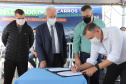 O governador em exercício Darci Piana e o secretário estadual da Saúde, Beto Preto, entregam nesta quarta-feira (13),  veículos da Estratégia da Saúde da Família aos municípios da 1ª Regional de Saúde de Paranaguá, além de computadores para renovação e modernização do parque tecnológico da Sesa.13/10/2021 - Foto: Geraldo Bubniak/AEN