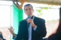 Mais 13 colégios estaduais de oito municípios receberam nesta segunda-feira (18) 117 kits educacionais de robótica — nove para cada instituição de ensino. Foram contempladas, desta vez, escolas do Núcleo Regional de Educação (NRE) da Área Metropolitana Norte. A cerimônia de entrega dos kits aconteceu no Colégio Estadual Altair da Silva Leme, em Colombo. Foto: Guilherme Flores/Casa Civil