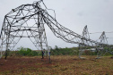 Já passa de 20 mil o total de ocorrências atendidas pela Copel desde o início do temporal da última semana. Somente ontem, cerca de 1,8 mil eletricistas estiveram em campo trabalhando na recomposição dos estragos provocados nas redes elétricas pelo segundo pior evento climático enfrentado pela empresa em toda a sua história.  - Curitiba, 18/10/2021 - Foto: Copel