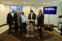 Mais dez municípios do Estado vão ganhar nova pavimentação em importantes estradas rurais, artérias de escoamento da produção agrícola paranaense. Os convênios foram assinados pelo governador Carlos Massa Ratinho Junior nesta terça-feira (19) em cerimônia no Palácio Iguaçu.  Foto: Ari Dias/ AEN.