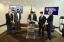 Mais dez municípios do Estado vão ganhar nova pavimentação em importantes estradas rurais, artérias de escoamento da produção agrícola paranaense. Os convênios foram assinados pelo governador Carlos Massa Ratinho Junior nesta terça-feira (19) em cerimônia no Palácio Iguaçu.  Foto: Ari Dias/ AEN.N.