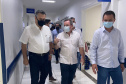 O secretário de Estado da Saúde, Beto Preto, assinou nesta sexta-feira (5) a autorização para o aumento no repasse de custeio ao Hospital Moacir Micheletto, em Assis Chateaubriand, logo após a visita na unidade. - Assis Chateaubriand, 05/11/2021 - Foto: Andressa Desyreé / Sesa