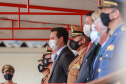 O governador Carlos Massa Ratinho Junior participou da cerimônia de passagem nesta segunda-feira (8), em Curitiba. O coronel Manoel Vasco de Figueiredo Junior assume o comando-geral da corporação, no lugar do coronel Gerson Gross, que tinha assumido o posto em janeiro deste ano. Foto: Valdelino Pontes/AEN.