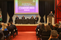 O governador em exercício Darci Piana  participa da premiação do III Ranking das 100 Maiores Sociedades Anônomas do Paraná.