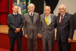 O governador em exercício Darci Piana  participa da premiação do III Ranking das 100 Maiores Sociedades Anônomas do Paraná.