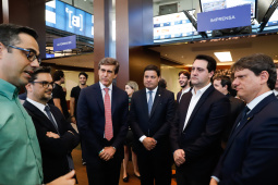 O terminal destinado à movimentação de carga geral, em especial celulose, do Porto de Paranaguá, foi leiloado nesta terça-feira (13), em pregão na Bolsa de Valores de São Paulo (Bovespa)