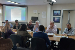 A sessão pública de abertura dos envelopes da licitação para a concessão de uso do Parque Estadual de Vila Velha, em Ponta Grossa, aconteceu nesta quarta-feira (23). Houve três empresas proponentes – Urbanes Empreendimentos, Priscila Scheffer Dias-Turismo e a Eco Parques do Brasil S/A.