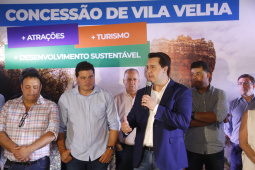  O governador Carlos Massa Ratinho Junior assinou nesta quarta-feira (19) o contrato de concessão de áreas do Parque Estadual Vila Velha, em Ponta Grossa, nos Campos Gerais, para a empresa Eco Parques do Brasil S/A. A empresa vai investir em serviços de apoio à visitação, turismo sustentável e recreação é de trinta anos. Foto: Gilson Abreu/AEN