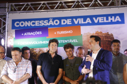  O governador Carlos Massa Ratinho Junior assinou nesta quarta-feira (19) o contrato de concessão de áreas do Parque Estadual Vila Velha, em Ponta Grossa, nos Campos Gerais, para a empresa Eco Parques do Brasil S/A. A empresa vai investir em serviços de apoio à visitação, turismo sustentável e recreação é de trinta anos. Foto: Gilson Abreu/AEN