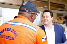 O governador Carlos Massa Ratinho Junior assinou nesta quarta-feira (19) o contrato de concessão de áreas do Parque Estadual Vila Velha, em Ponta Grossa, nos Campos Gerais, para a empresa Eco Parques do Brasil S/A. 