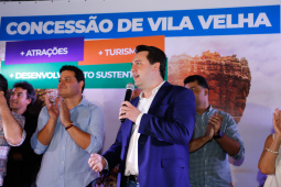 O governador Carlos Massa Ratinho Junior assinou nesta quarta-feira (19) o contrato de concessão de áreas do Parque Estadual Vila Velha, em Ponta Grossa, nos Campos Gerais, para a empresa Eco Parques do Brasil S/A. 
