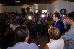 O governador Carlos Massa Ratinho Junior assinou nesta quarta-feira (19) o contrato de concessão de áreas do Parque Estadual Vila Velha, em Ponta Grossa, nos Campos Gerais, para a empresa Eco Parques do Brasil S/A. 