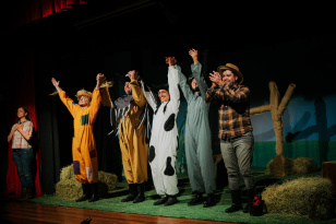 Programa Crianças no Teatro volta a circular e leva cultura de graça a cidades do ParanáIDR-Paraná discute futuro da agropecuári...