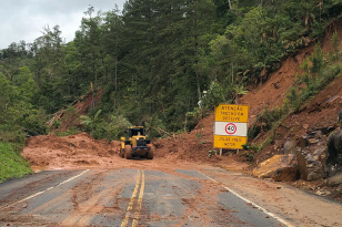 Estradas estaduais seguem monitoradas pelo DERTempestades se afastam do Paraná; chuvas mais intensas são prevista a partir de qu...