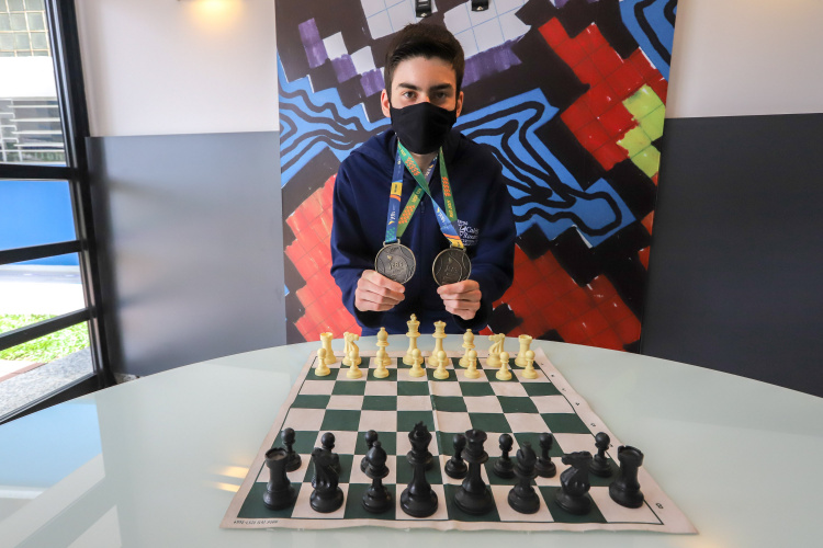 Título inédito do xadrez no JEBs revela bom desempenho e construção de valores no Paraná