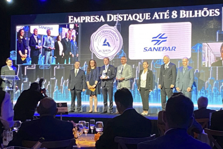 Representantes da Sanepar receberam na terça-feira (23), em São Paulo, o Troféu Transparência concedido pela Associação Nacional dos Executivos de Finanças, Administração e Contabilidade (Anefac) e também o Troféu Destaque de Melhor Demonstração Contábil. - Curitiba, 25/11/2021 - Foto: Sanepar