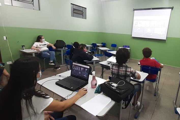 Uenp incentiva alunos negros e de baixa renda a ingressarem no Ensino Superior