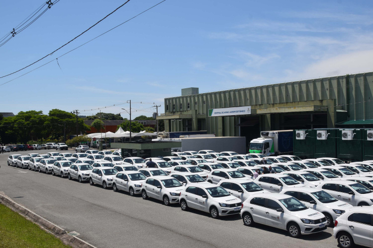 Estado entrega 108 veículos para municípios da Região Metropolitana de Curitiba