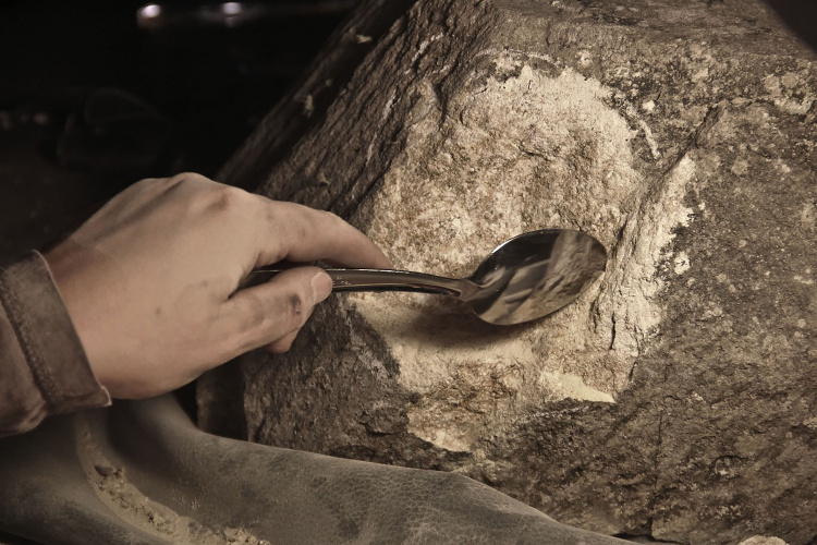 Érica Storer traz ao Museu Paranaense performance artística de longa duração - Foto: SECC