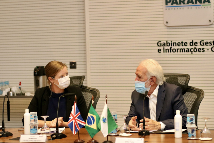 Paraná firma parceria com Governo britânico para ensino de inglês nas escolas públicas Foto: Camila Tonett/Vice-Governadoria