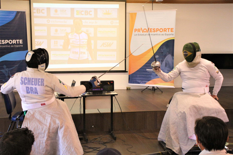 Atletas e entidades paradesportivas homenageiam PROESPORTE . Foto:Thaiany Osório/Paraná Esporte