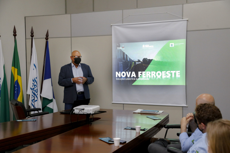 Em Guarapuava, Governo e Sindusmadeira avaliam impacto da Nova Ferroeste para o setor