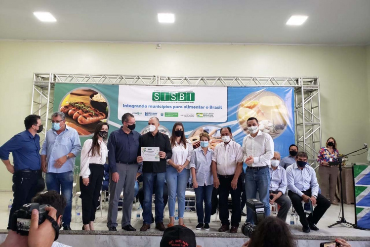 ( Iguatemi/MS, 26/11/2021 ) A ministra Tereza Cristina participou da Cerimônia de Entrega dos Títulos de Adesão ao Sisbi-Poa, para Consórcios Públicos Municipais participantes do Projeto de Ampliação de Mercados Projeto Consim . Foto: Guilherme Martimon /MAPA