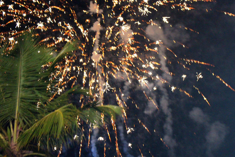 Compra e uso de fogos de artifício deve ser feito com cuidado para evitar acidentes, alerta Corpo de Bombeiros