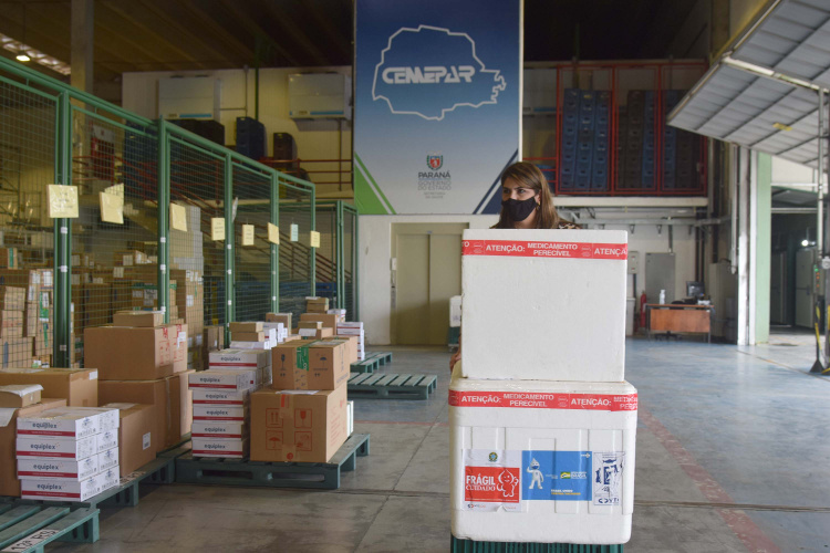 Saúde abastece Regionais com 380 mil unidades de Tamiflu e distribui mais de 315 mil vacinas contra a Covid-19