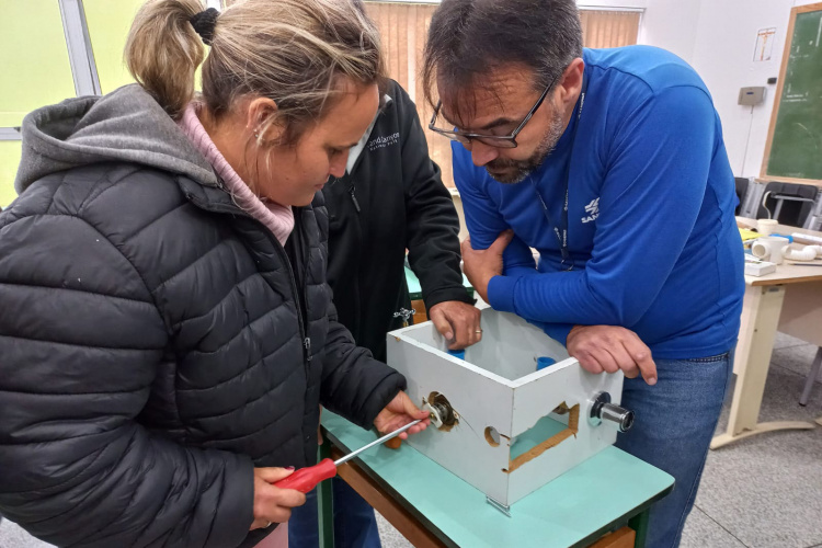 Sanepar divulga ODS em curso de encanadores para mulheres