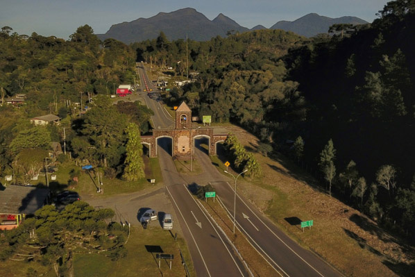 Estrada da Graciosa não é alternativa para veículos pesados durante interdição da BR-277