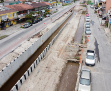 obra de duplicação da Avenida Juscelino Kubitschek (PR-412).   -   13/10/2021 - Foto: Geraldo Bubniak/AEN