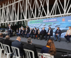 O governador Carlos Massa Ratinho Junior entrrega  nesta quinta-feira (11),  veículos da Estratégia da Saúde da Família no Parque Barigui em Curitiba.   - 11/11/2021