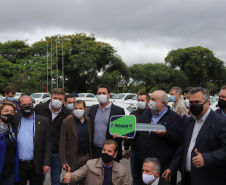 O governador Carlos Massa Ratinho Junior entrrega  nesta quinta-feira (11),  veículos da Estratégia da Saúde da Família no Parque Barigui em Curitiba.   - 11/11/2021