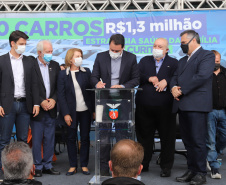 O governador Carlos Massa Ratinho Junior entrrega  nesta quinta-feira (11),  veículos da Estratégia da Saúde da Família no Parque Barigui em Curitiba.   - 11/11/2021
